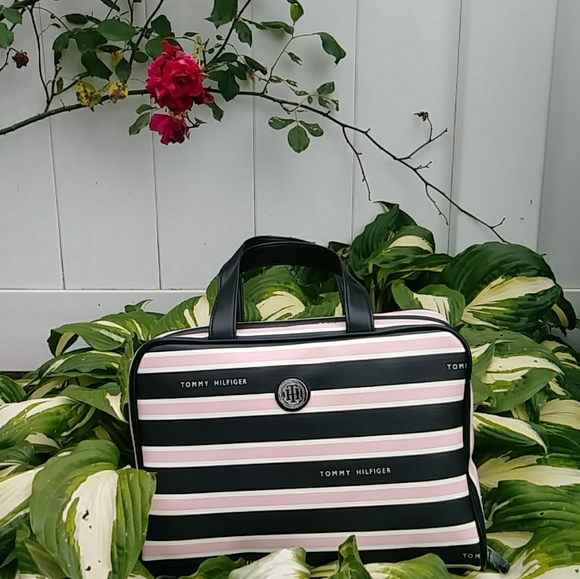Tommy Hilfiger Handbags - NWT TOMMY HILFIGER. COSMETIC BAG
